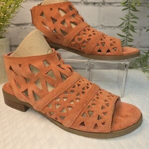 DIBA DREAMER ORANGE SUEDE FLAT SANDAL LASER-CUT GEOMETRIC PATTERN OPEN TOE 6.5